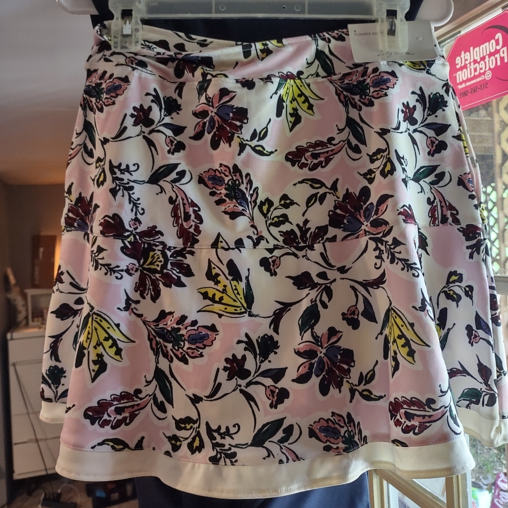 Two piece new with tags lady Hagen